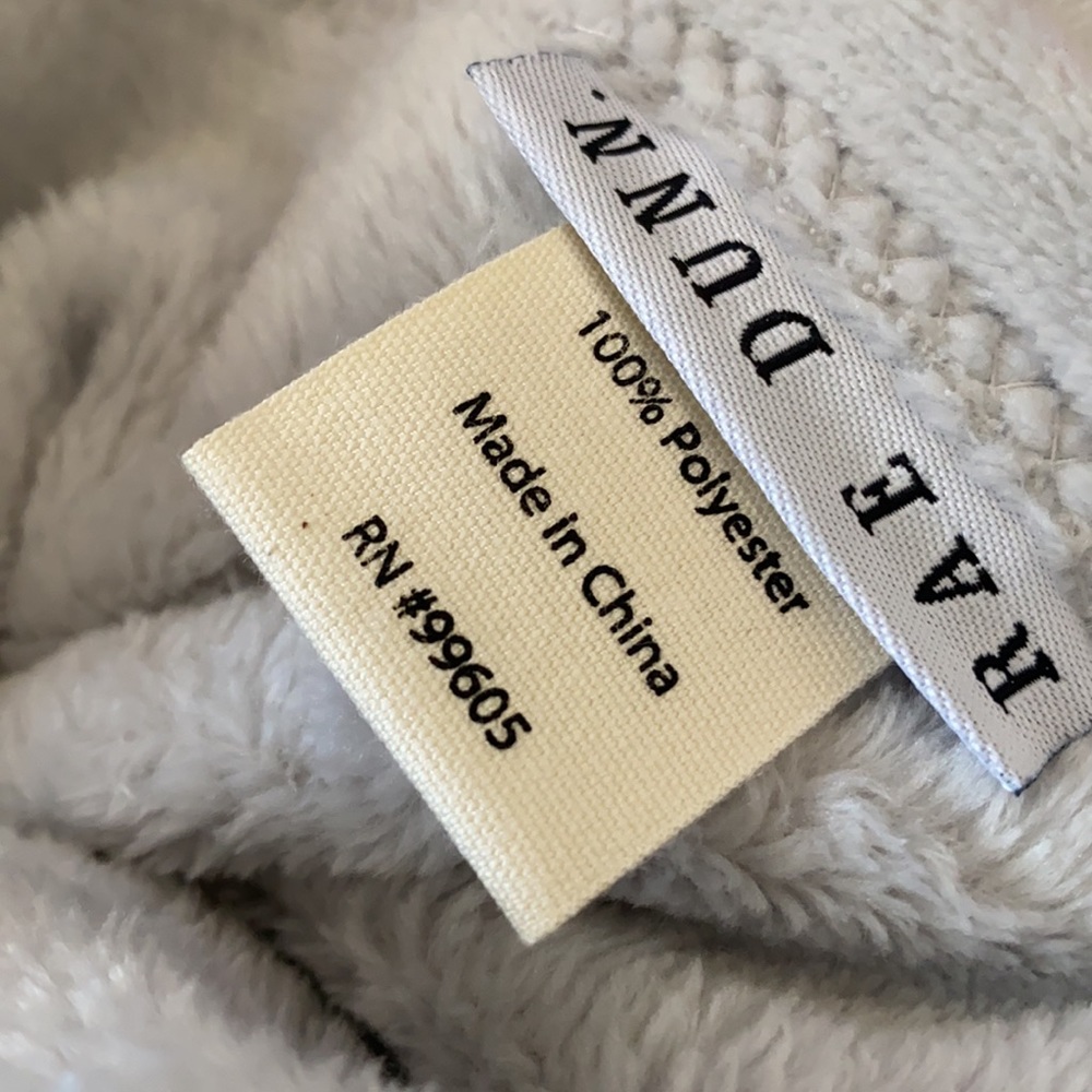 Rae Dunn Twin Sized Blanket With Patch ⛄️ - Picture 4 of 4
